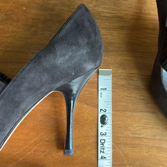 Sz 8 Max Studio Gray Suede Mary Jane Stacked Heel Stilettos, barely worn 4” heel - Picture 7 of 8